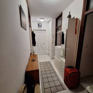 GOSPIĆ,CENTAR, STAN 46,18 m2 NAMJEŠTEN, 1.KAT, TOP LOKACIJA