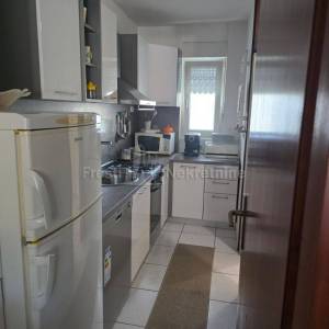 GOSPIĆ,CENTAR, STAN 46,18 m2 NAMJEŠTEN, 1.KAT, TOP LOKACIJA