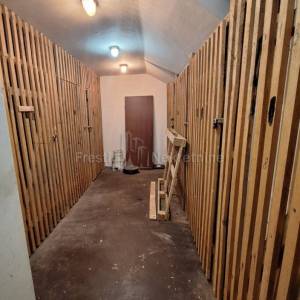 GOSPIĆ,CENTAR, STAN 46,18 m2 NAMJEŠTEN, 1.KAT, TOP LOKACIJA