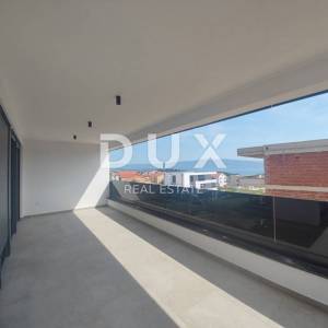 GRAD KRK, CENTAR - Dvoetažni penthouse s bazenom i panoramskim pogledom