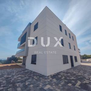 GRAD KRK, CENTAR - Dvoetažni penthouse s bazenom i panoramskim pogledom