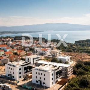 GRAD KRK, CENTAR - Dvoetažni penthouse s bazenom i panoramskim pogledom