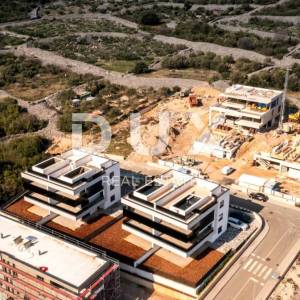 GRAD KRK, CENTAR - Dvoetažni penthouse s bazenom i panoramskim pogledom