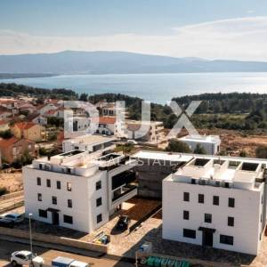 GRAD KRK, CENTAR - Dvoetažni penthouse s bazenom i panoramskim pogledom