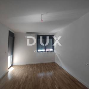 GRAD KRK, CENTAR - Dvoetažni penthouse s bazenom i panoramskim pogledom