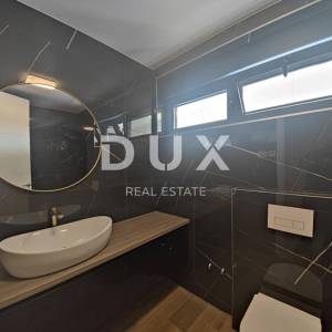 GRAD KRK, CENTAR - Dvoetažni penthouse s bazenom i panoramskim pogledom