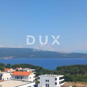 GRAD KRK, CENTAR - Dvoetažni penthouse s bazenom i panoramskim pogledom