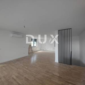 GRAD KRK, CENTAR - Dvoetažni penthouse s bazenom i panoramskim pogledom