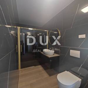 GRAD KRK, CENTAR - Dvoetažni penthouse s bazenom i panoramskim pogledom