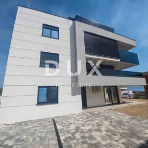 GRAD KRK, CENTAR - Dvoetažni penthouse s bazenom i panoramskim pogledom