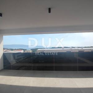 GRAD KRK, CENTAR - Dvoetažni penthouse s bazenom i panoramskim pogledom