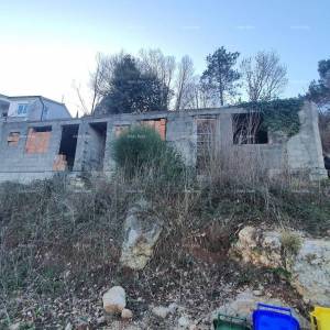 Građevinski teren s pogledom na more