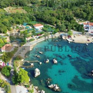 GRAĐEVINSKO ZEMLJIŠTE 1. RED DO MORA - MOLUNAT - CIJENA NA UPIT