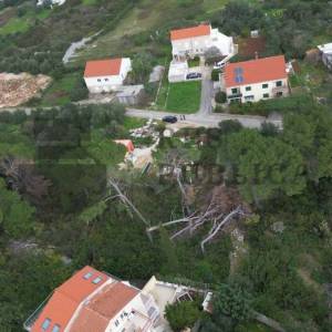GRAĐEVINSKO ZEMLJIŠTE U LUMBARDI NA OTOKU KORČULI