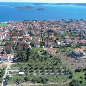 GRAĐEVINSKO ZEMLJIŠTE U OREBIĆU - INVESTICIJA!