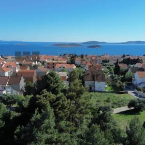 GRAĐEVINSKO ZEMLJIŠTE U OREBIĆU - INVESTICIJA!