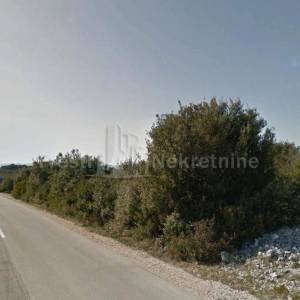 GRAĐEVINSKO ZEMLJIŠTE - UGLJAN 606 M2