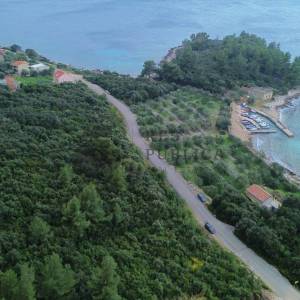 GRAĐEVINSKO ZEMLJIŠTE UZ MORE NA KORČULI