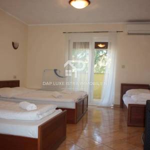 Hotel - Apartmanska kuća Medulin s bazenom i pogledom na more 