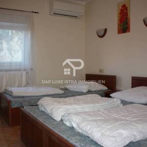 Hotel - Apartmanska kuća Medulin s bazenom i pogledom na more 