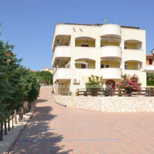 Hotel - Apartmanska kuća Medulin s bazenom i pogledom na more 