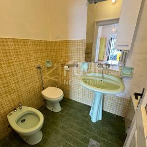 Hreljin, 100m2, samostojeća kuća s garažom i okućnicom