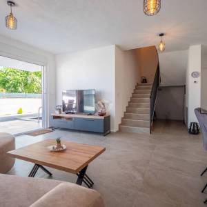 Hrvatska, Vir, dvojna kuća s bazenom i pogledom na more, 187 m²