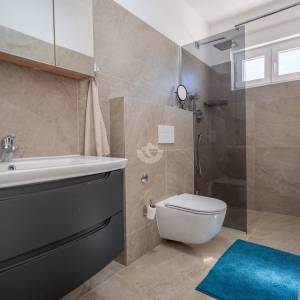 Hrvatska, Vir, dvojna kuća s bazenom i pogledom na more, 187 m²