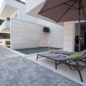 Hrvatska, Vir, dvojna kuća s bazenom i pogledom na more, 187 m²