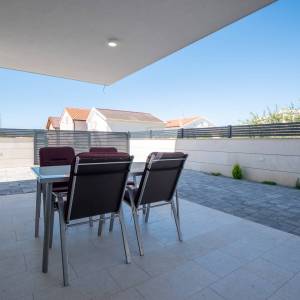 Hrvatska, Vir, dvojna kuća s bazenom i pogledom na more, 187 m²