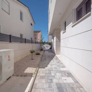 Hrvatska, Vir, dvojna kuća s bazenom i pogledom na more, 187 m²