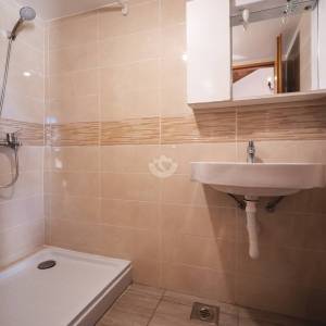 Hrvatska, Zadar, Jovići – Mala kamena kuća na zemljištu od 760 m², 32 m² stambenog prostora