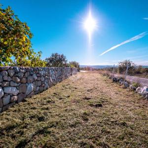 Hrvatska, Zadar, Jovići – Mala kamena kuća na zemljištu od 760 m², 32 m² stambenog prostora