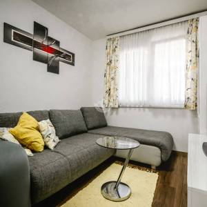 Hrvatska, Zadar, otok Vir – Apartmanska kuća s 2 namještena apartmana, 500 m od plaže, idealna za turistički najam, u mirnom ok...