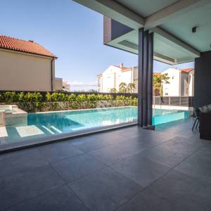 Hrvatska, Zadar, Privlaka – luksuzna vila s bazenom i whirlpoolom, 198 m², 130 m do plaže