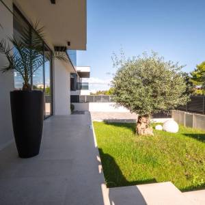 Hrvatska, Zadar, Privlaka – luksuzna vila s bazenom i whirlpoolom, 198 m², 130 m do plaže