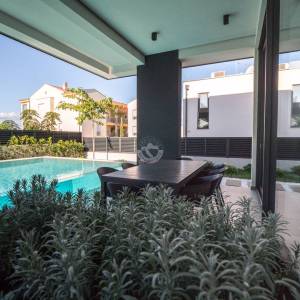 Hrvatska, Zadar, Privlaka – luksuzna vila s bazenom i whirlpoolom, 198 m², 130 m do plaže