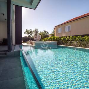 Hrvatska, Zadar, Privlaka – luksuzna vila s bazenom i whirlpoolom, 198 m², 130 m do plaže