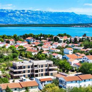 Hrvatska, Zadar, Privlaka – Moderan stan u Sabunikama, 108 m², pogled na more, 500 m do plaže