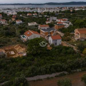 Hrvatska, Zadar, Sukošan – građevinsko zemljište s mogućnošću proširenja, 850 m do plaže, 504 m²