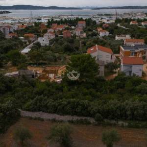 Hrvatska, Zadar, Sukošan – građevinsko zemljište u mirnoj ulici, 850 m od mora, 478 m²