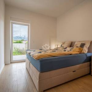 Hrvatska, Zadar, Vinjerac - Moderan stan u prizemlju s terasom, pogledom na more i dva parkirna mjesta