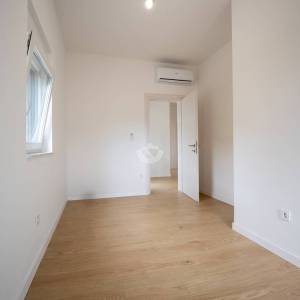 Hrvatska, Zadar, Vinjerac – penthouse s krovnom terasom i pogledom na more