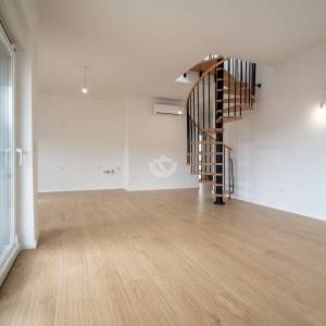 Hrvatska, Zadar, Vinjerac – penthouse s krovnom terasom i pogledom na more