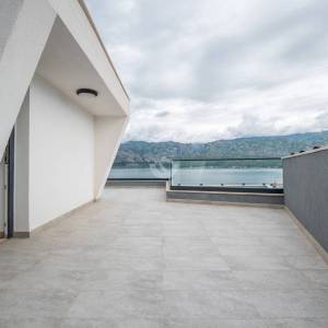 Hrvatska, Zadar, Vinjerac – penthouse s krovnom terasom i pogledom na more