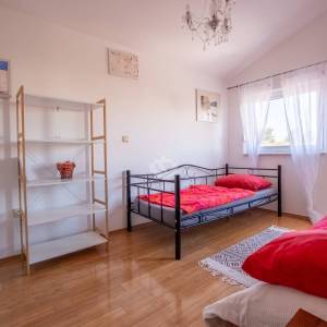 Hrvatska, Zadar, Vir – Dvostambena kuća s dvije odvojene stambene jedinice, 106 m²