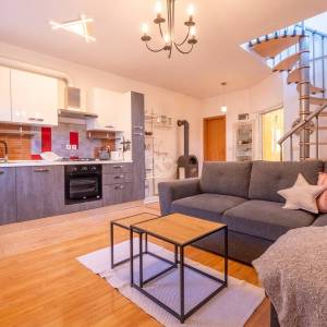 Hrvatska, Zadar, Vir – Dvostambena kuća s dvije odvojene stambene jedinice, 106 m²