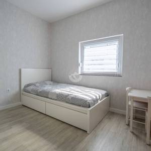 Hrvatska, Zadar, Vrsi, Kuća 140m², s garažom i odvojenim stanom