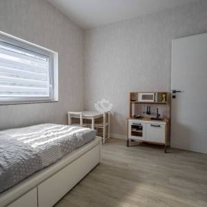 Hrvatska, Zadar, Vrsi, Kuća 140m², s garažom i odvojenim stanom