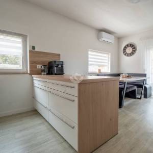 Hrvatska, Zadar, Vrsi, Kuća 140m², s garažom i odvojenim stanom